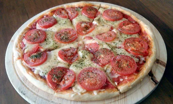 Portada del plato 'Pizza Napolitana'