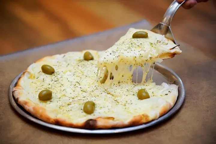 Portada del plato 'Pizza Muzzarella'