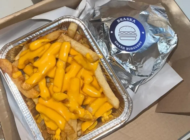 Portada del plato 'Papas con cheddar '