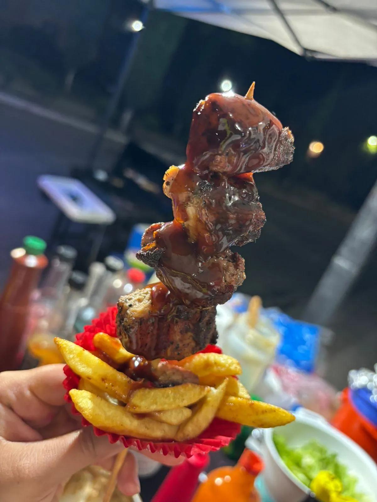 Portada del plato 'Brocheta de costillitas'