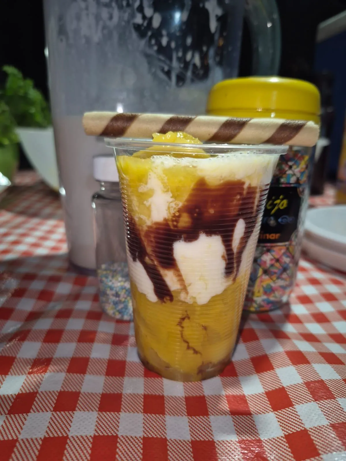 Portada del plato 'Vaso de postre desde..'